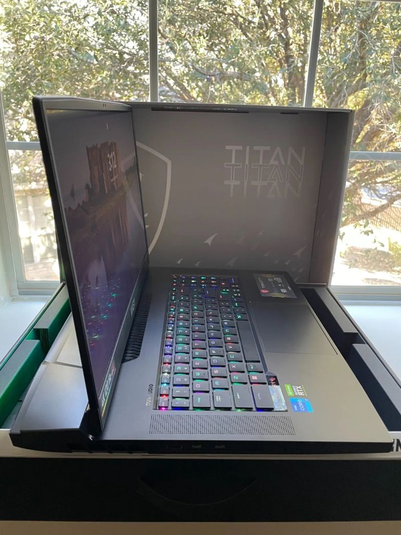 MSI Titan GT77 i7 12th Gen, 1TB SSD, RTX 3070Ti